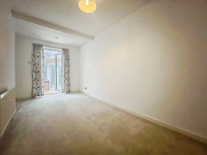 Photo 25- click for photo gallery